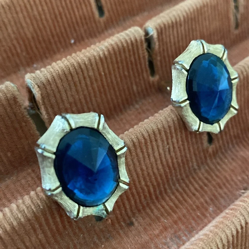 Vintage Swank Art Deco Oval Cobalt Blue Stone Goldtone Octagon Cuff Links